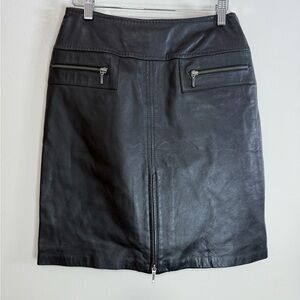 VS2 by Vakko Black Leather Skirt with Zipper Details accents in size 4